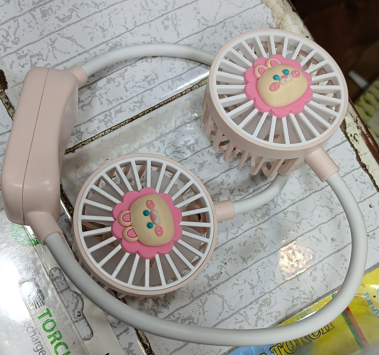360° Rotating USB Neck Fan, USB Rechargeable Travel Neck Fan, Air Cooler Cooling Neckband Fan, Bladeless Hanging Neck Fan 360° Rotating USB Neck Fan, USB Rechargeable Travel Neck Fan, Air Cooler Cooling Neckband Fan, Bladeless Hanging Neck Fan